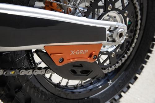 X-GRIP SWINGARM GUARD, ORANGE