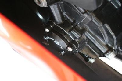 R&G ENGINE CASE SLIDERS, BLACK 41335100