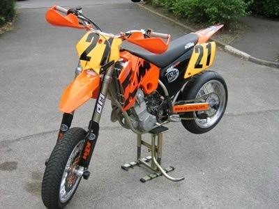 R&G SWINGARM PROTECTORS 41705100