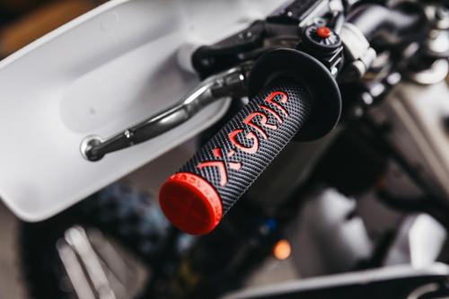 X-GRIP BRAAAAP GRIPS LOCK-ON BLACK-RED