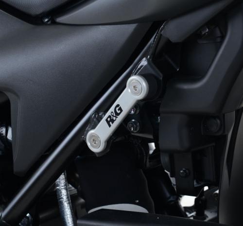 R&G REAR FOOTREST PLATE, BLACK 41211802