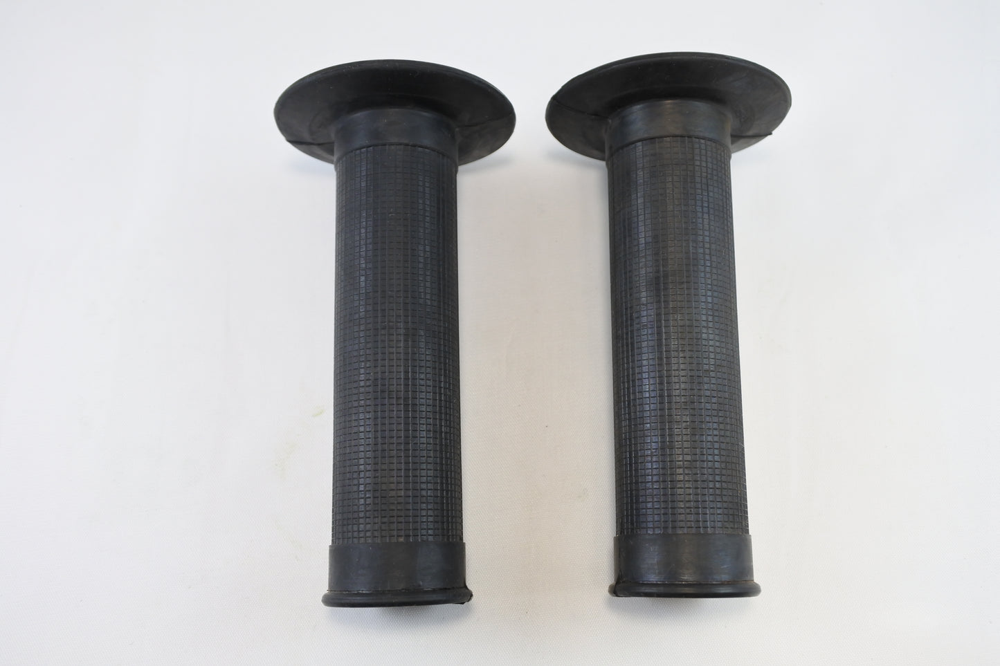GRIP KIT 71-78 OSSA EXPLORER MAR 250 350 VINTCO OW-GK-001