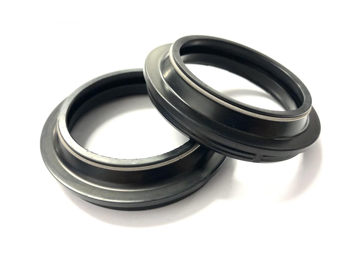 FORK DUST SEAL SET 43mm KYB