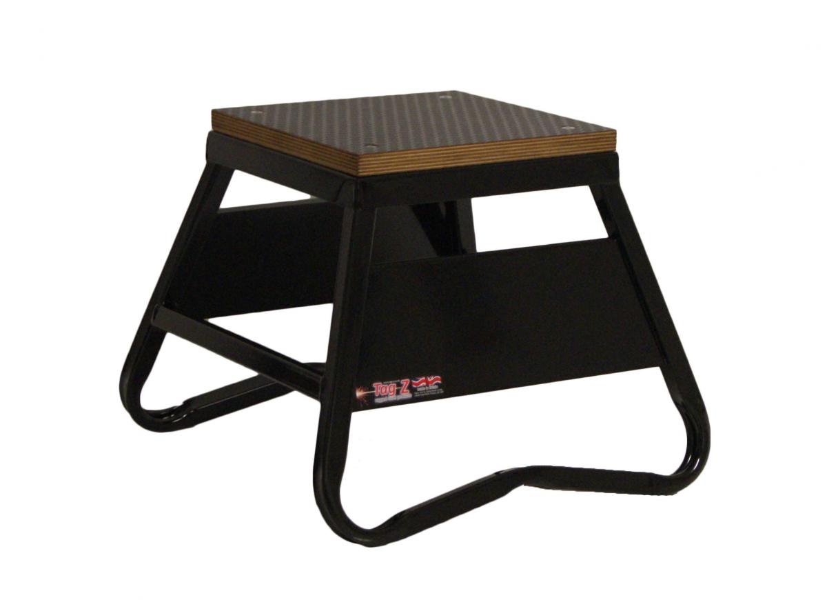 HEAVY DUTY STEEL BOX STAND MX, STILL LIKE NEW WITH LIGHT MARKS, BLACK