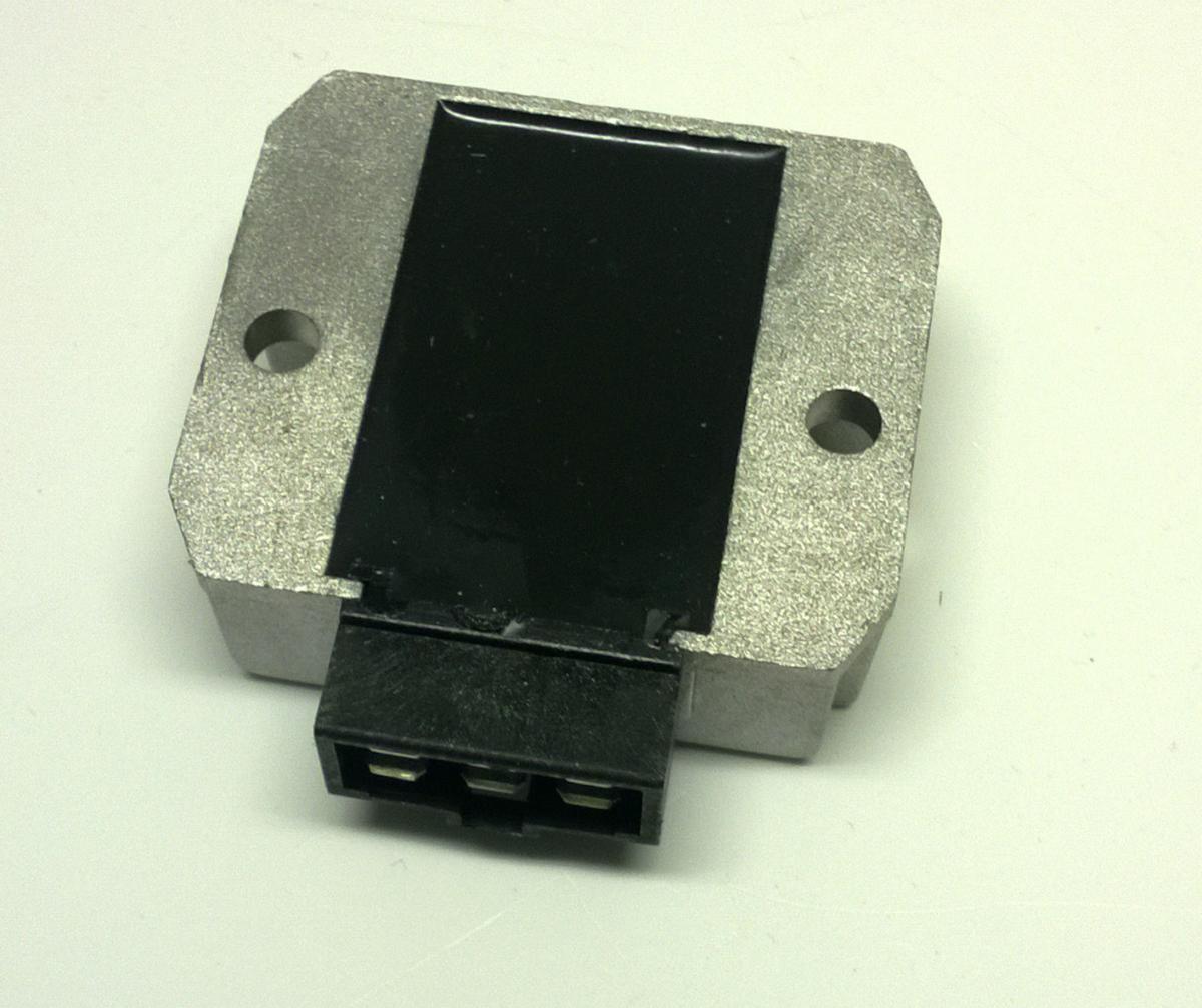 REGULATOR KAWASAKI KMX125, AR125 KMX125 KDX125 21066-103421066-1039 AKI6017, DZE2084 ROAD DIRT