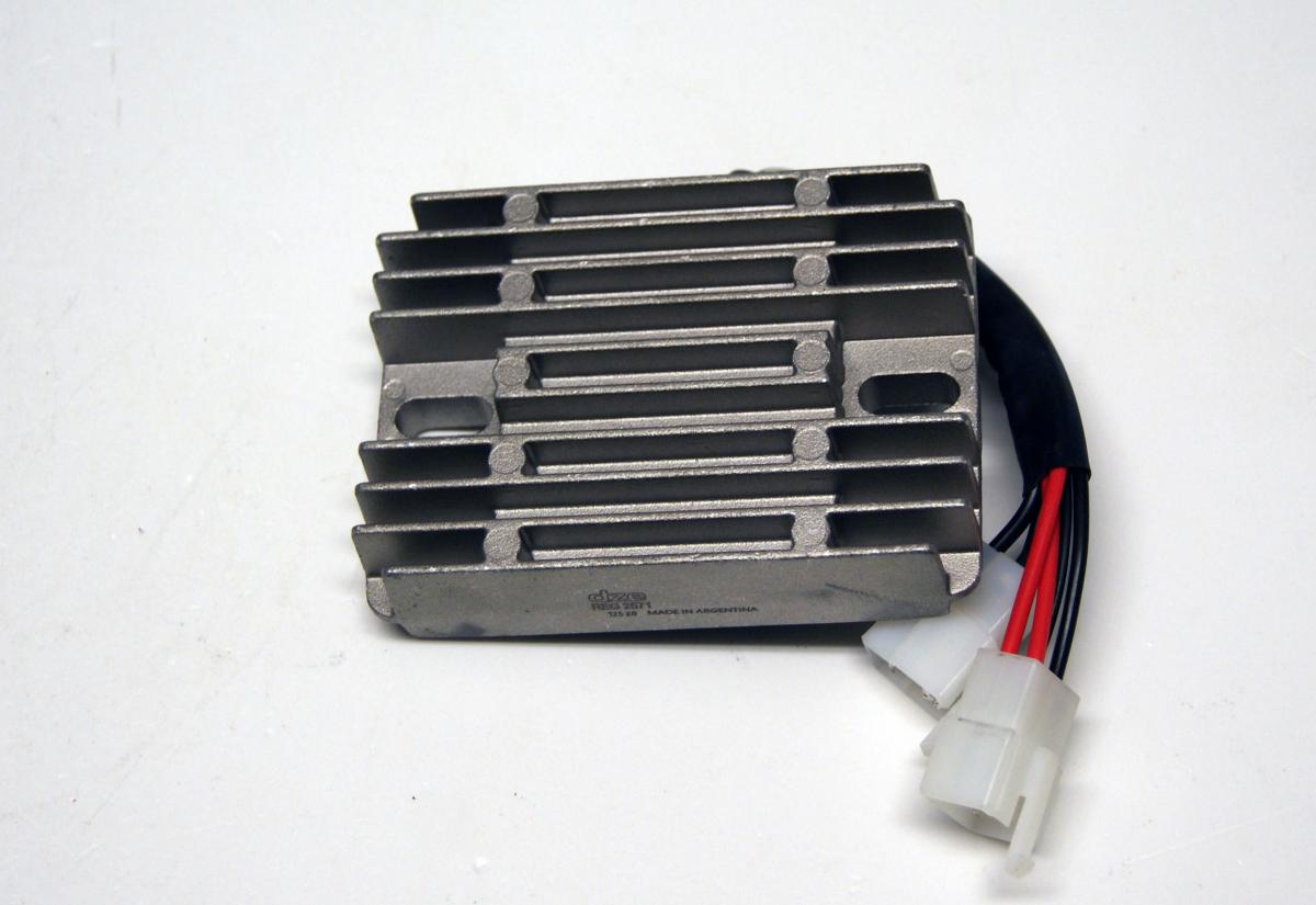REGULATOR 32800-02F00 SH579A-12, DZE 02571-04 SUZUKI TL1000 R/S 1997-2004