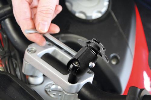 OPTILINE M8 SCREW AND RISER MOUNT