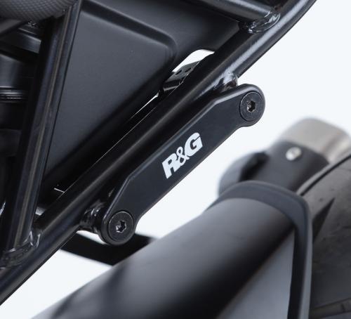 R&G REAR FOOTREST PLATE LEFT SIDE, BLACK 41211556