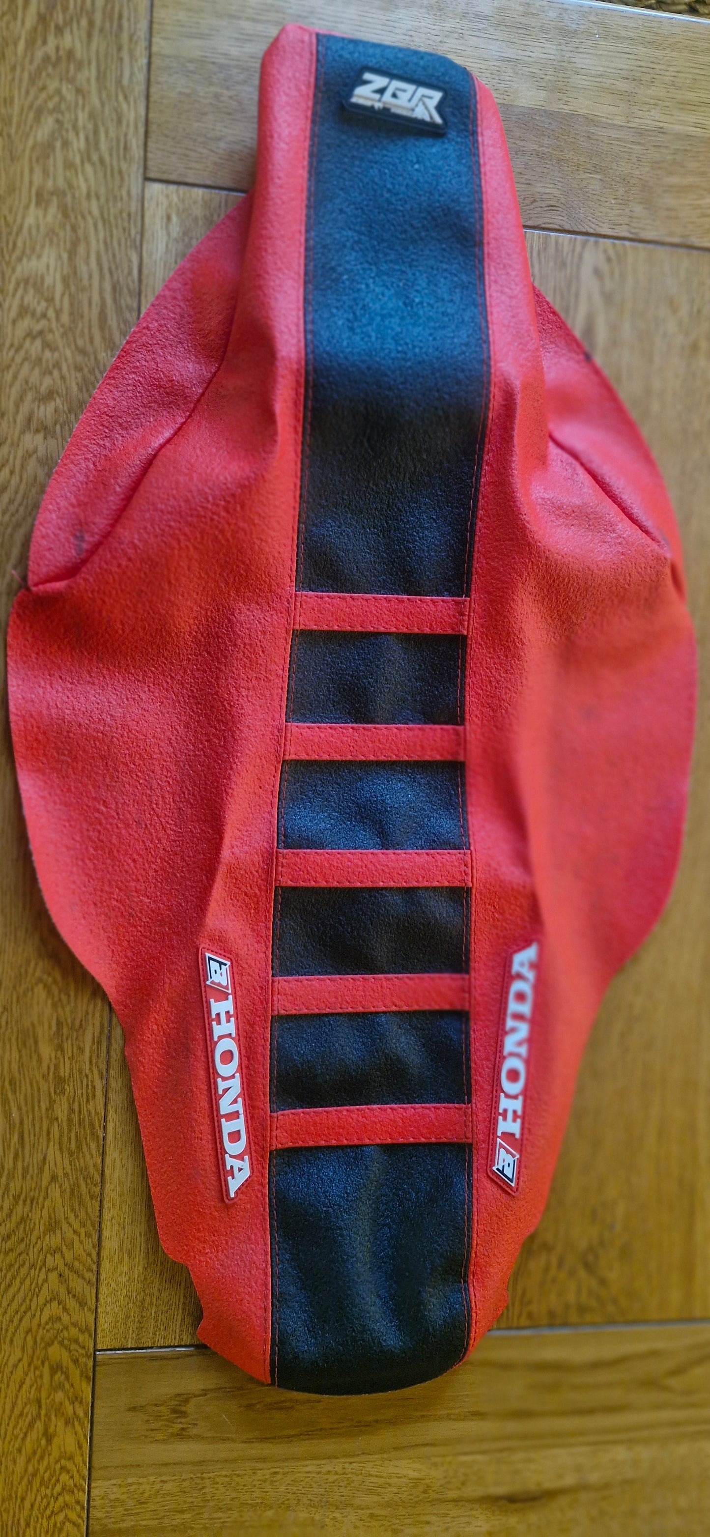 CLEARANCE CRF450 CRF250 ZEBRA RD/BLK, 2018 DESIGN ONLY 5 STRIPES, SEAT COVER BLACKBIRD 1138Z