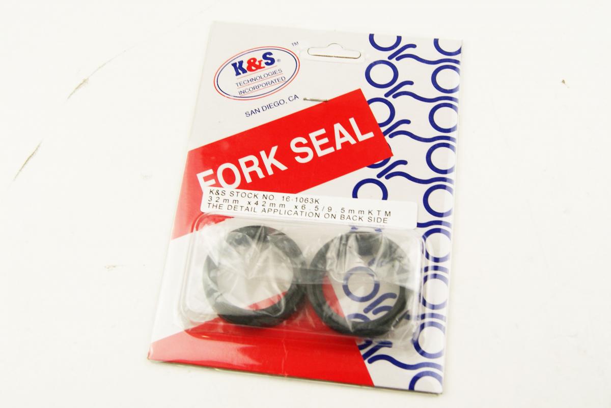 FORK OIL SEALS 32x42x6.5/9.5, 16-1063K Marzocchi 32mm SET